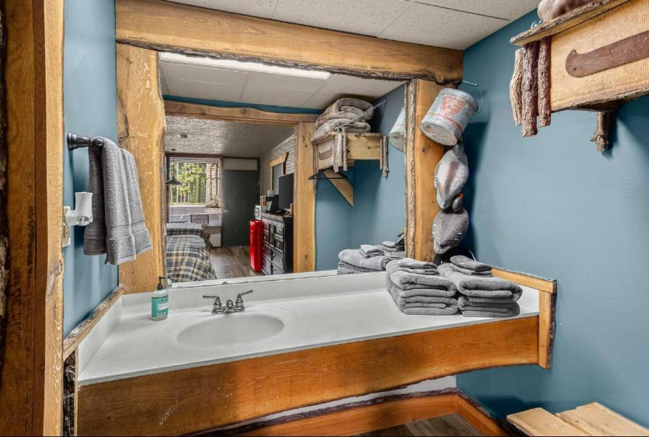 Stonegate Lodge W Pool & Outdoor Firepits Room #201 Eureka Springs Eksteriør bilde